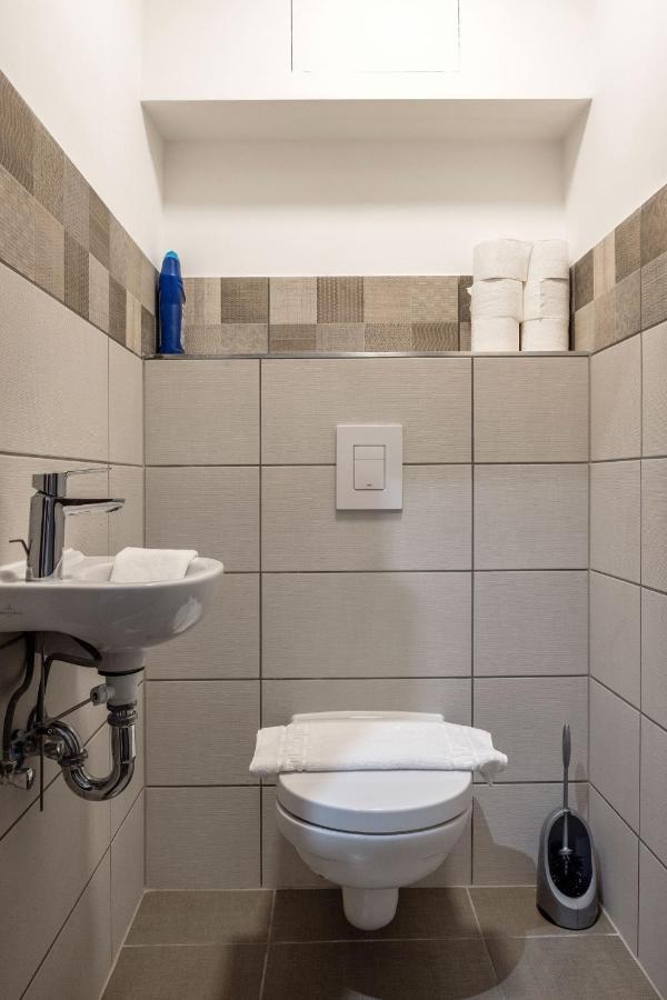 Walnut Tree Apartment Budapest Exteriör bild